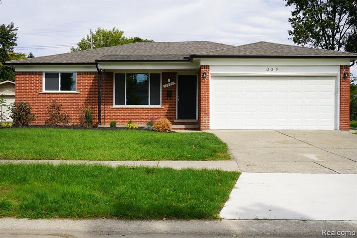 Property Photo:  2891 Teasdale Drive  MI 48083 2657 