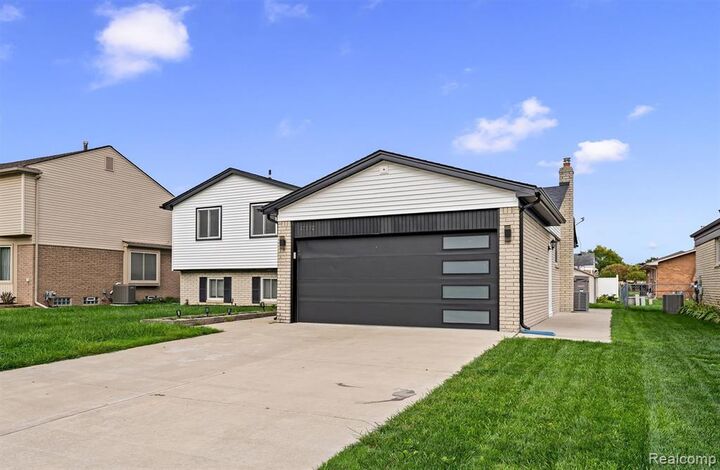 Property Photo: 37132 Tericrest Drive MI 48310 3954