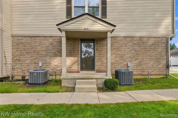 Property Photo:  3216 High Pointe Ridge Road  MI 48359 1178 