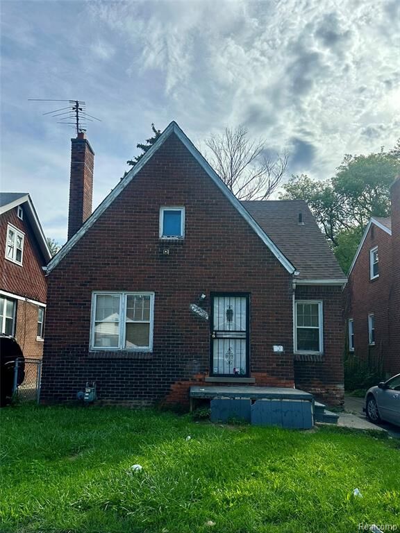 Property Photo:  19386 Waltham Street  MI 48205 2125 