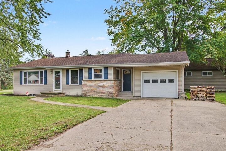 Property Photo: 603 W Stoddard Street MI 48813