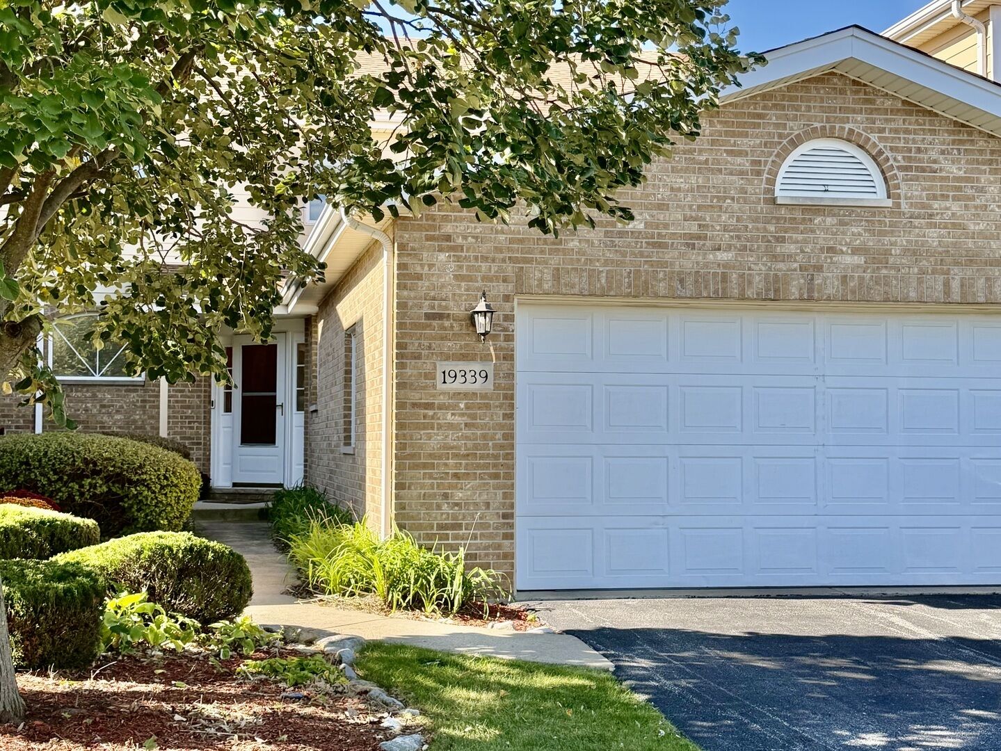 Property Photo: 19339 Lisadell Drive IL 60487