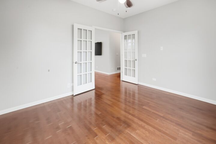 Property Photo:  400 Concord Court 0  IL 60053 