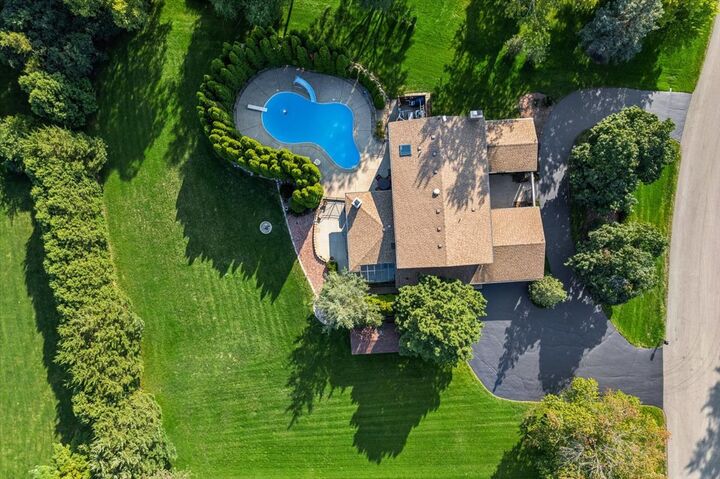 Property Photo: 505 Rue Royale IL 60010