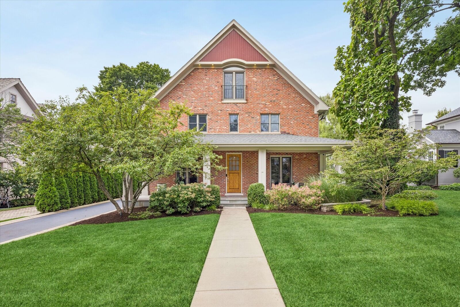 Property Photo:  420 N Lincoln Street  IL 60521 