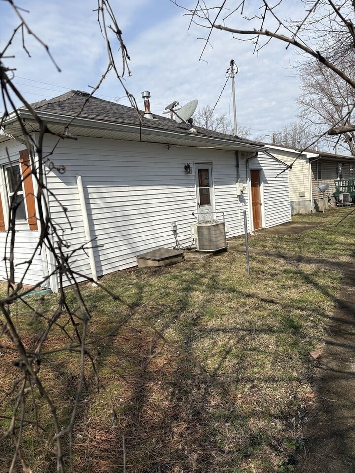 Property Photo: 313 S Future Street IL 62959