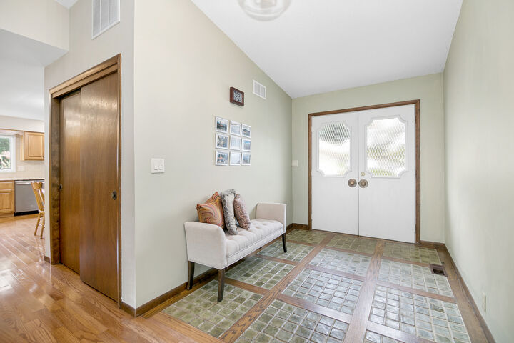 Property Photo:  17 Oxford Place  IL 60914 