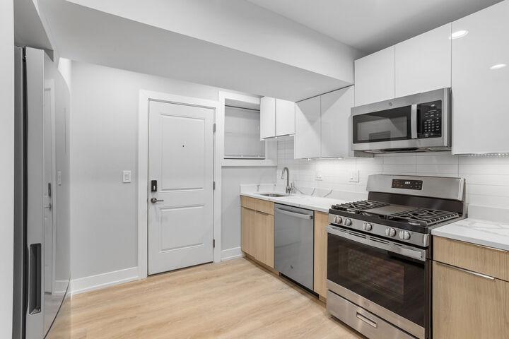 Property Photo:  6931 N Lakewood Avenue G  IL 60626 