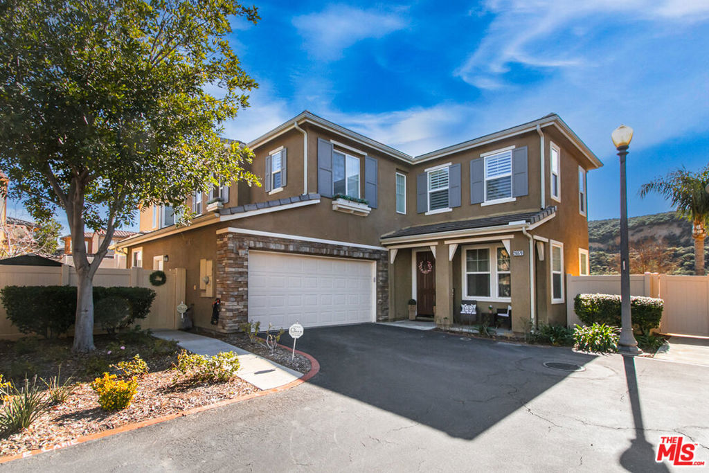 Property Photo: 26070 Medici Court CA 91350