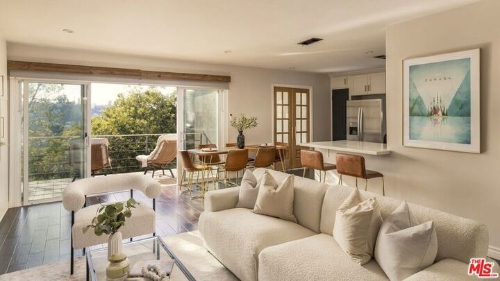 Property Photo:  2882 Palmer Drive  CA 90065 