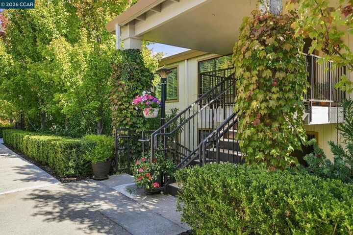 Property Photo: 1209 Running Springs 5 CA 94595