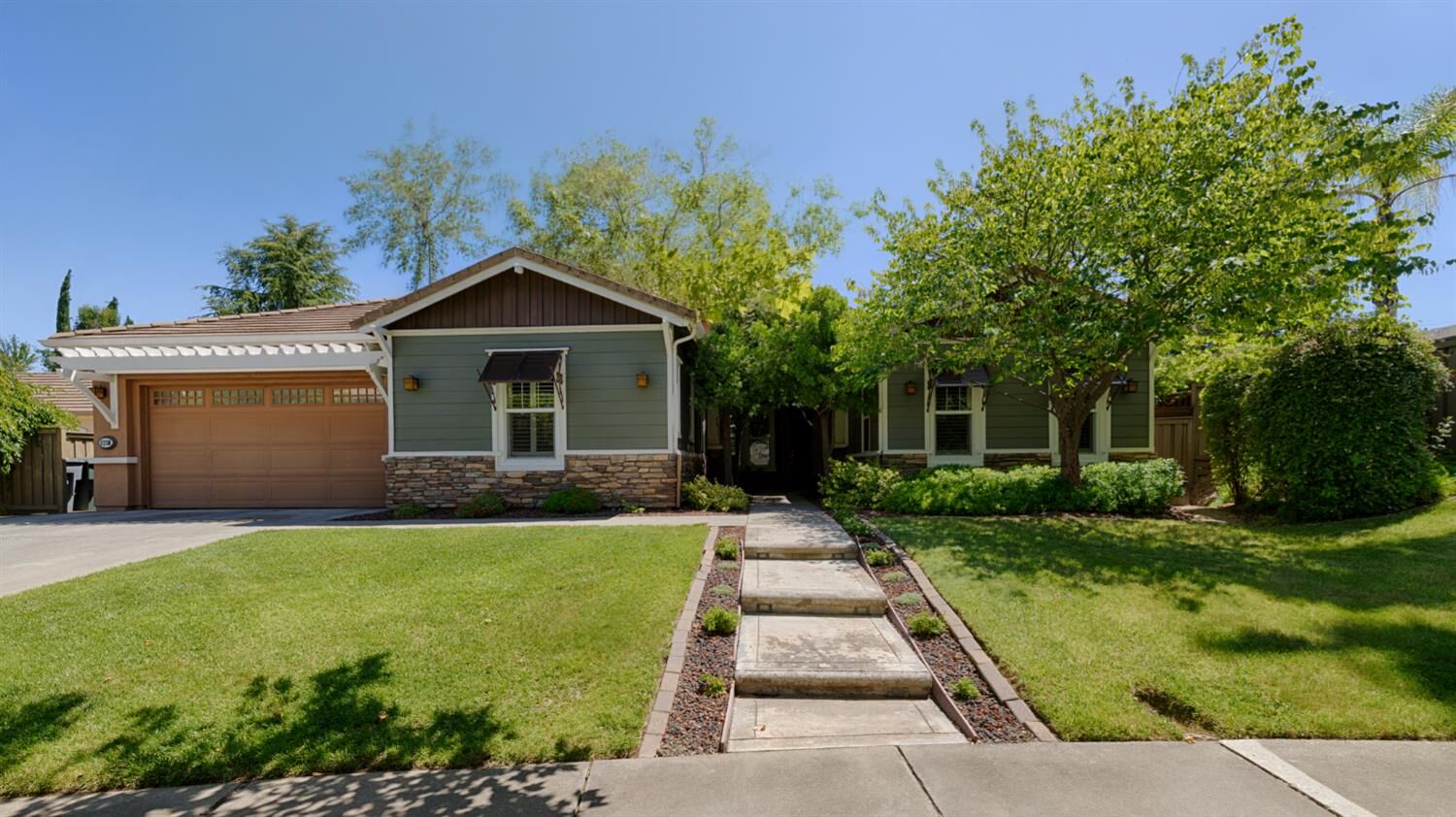 Property Photo:  9290 Eagle Springs Place  CA 95747 
