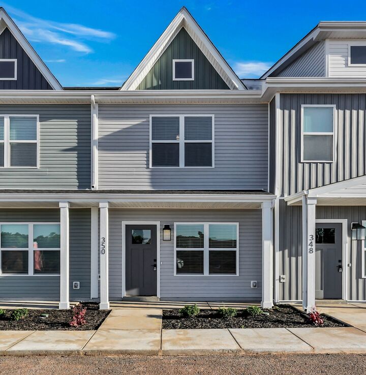 Property Photo:  346 Front Ridge Cir  TN 37040 