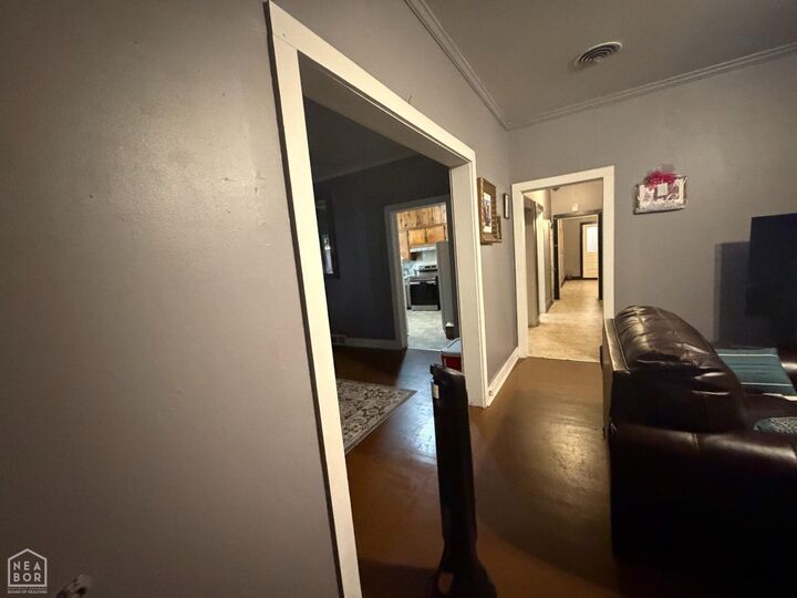 Property Photo:  404 E Johnson Avenue  AR 72370 