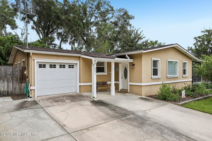 Property Photo:  6053 Hinely Lane  FL 32216 