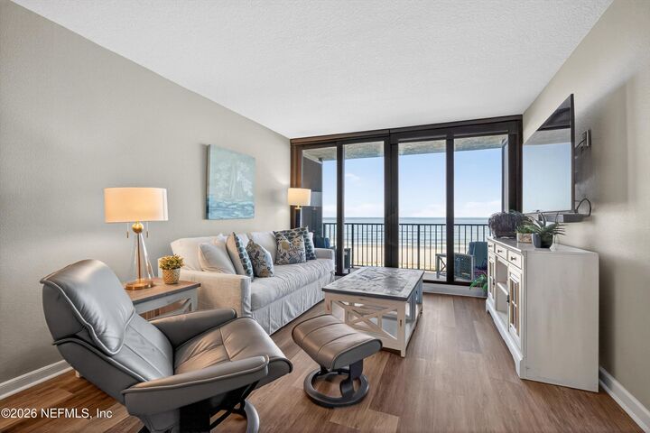 Property Photo: 601 1st Street 4C FL 32250