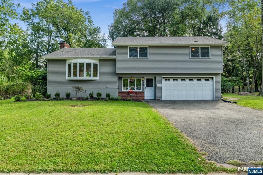 Property Photo: 30 Smithfield Road NJ 07463
