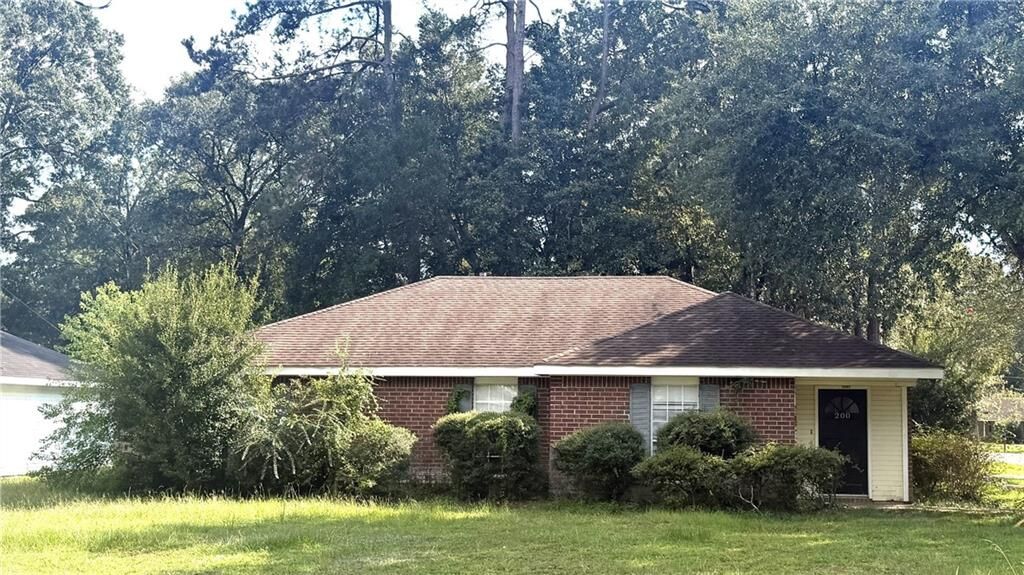 Property Photo:  200 Beech Street  LA 70433 
