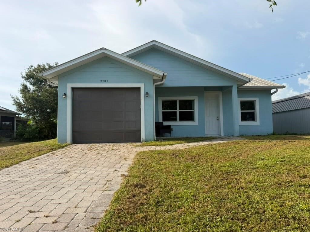 Property Photo: 2783 2nd Ave SE FL 34117
