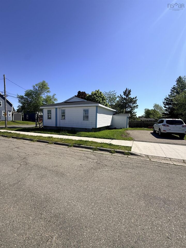 Property Photo:  100-102 Henry Street Street  NS B1N 2H3 