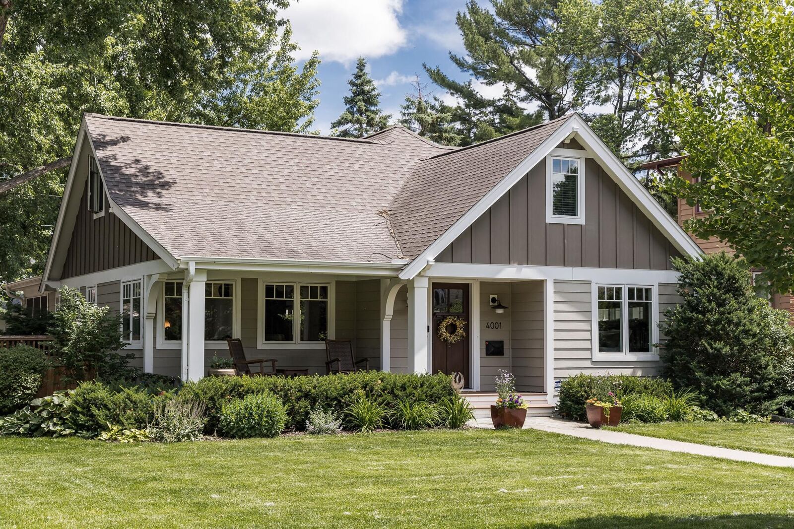 Property Photo:  4001 York Avenue S  MN 55410 