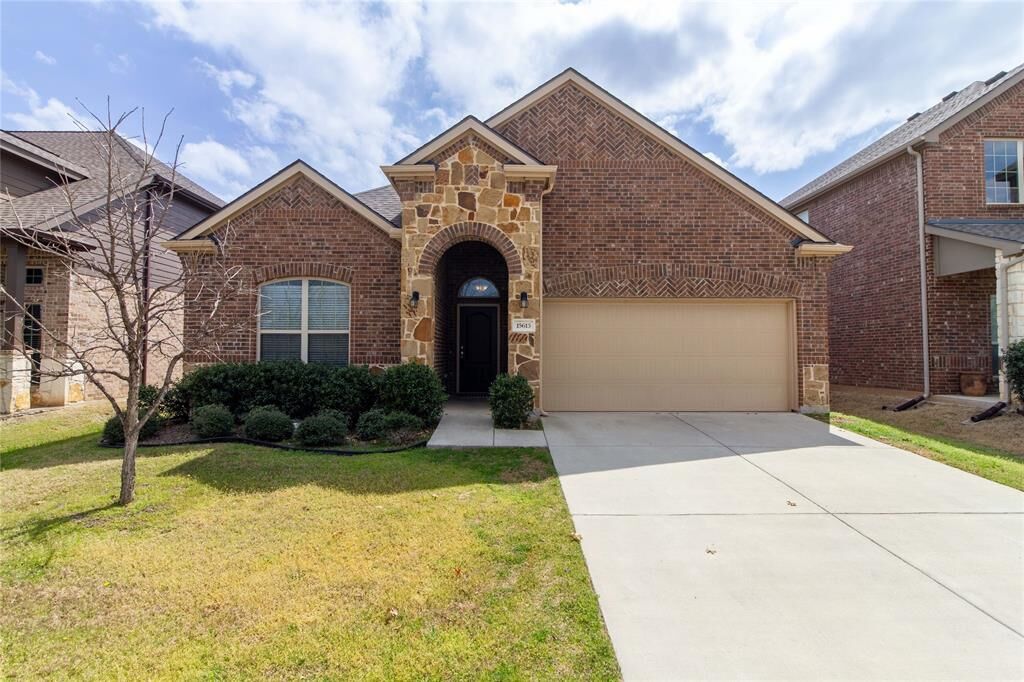 Property Photo:  15613 Renshaw Way  TX 75036 