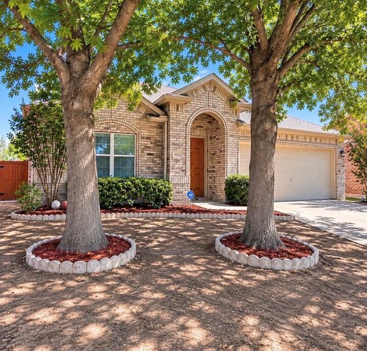 Property Photo:  3121 Evangeline Road  TX 76140 