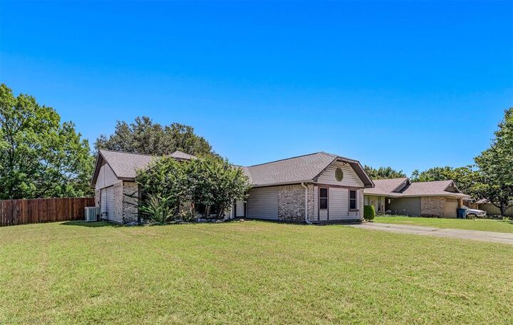 Property Photo:  214 Mapleridge Drive  TX 75032 