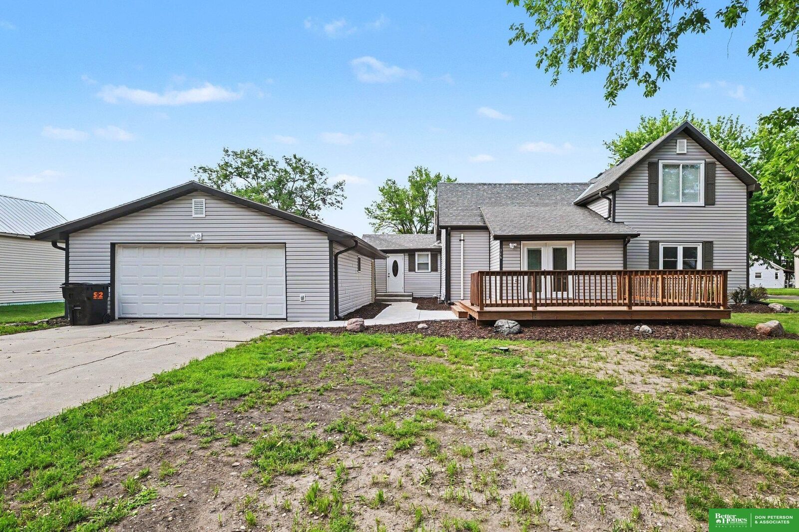 Property Photo:  318 S 1st Street  NE 68047 