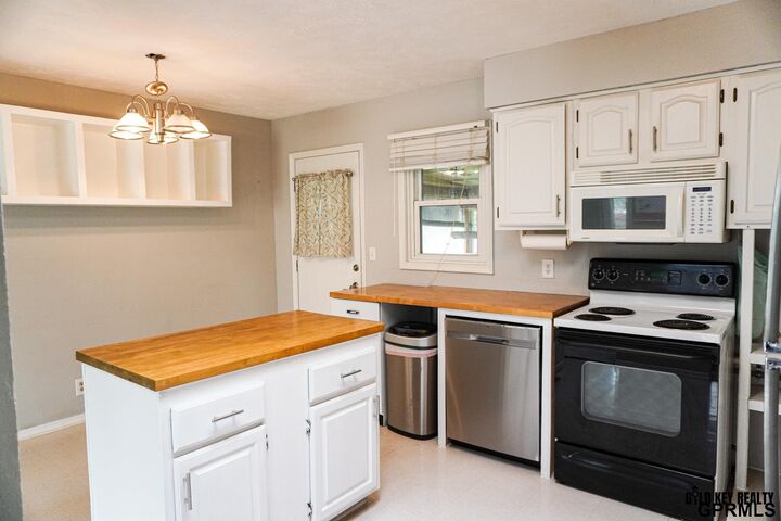 Property Photo: 2608 Ella Street NE 68310