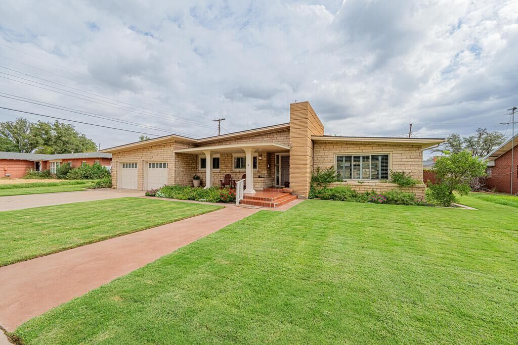 Property Photo:  1706 Graham Ave  TX 79763 