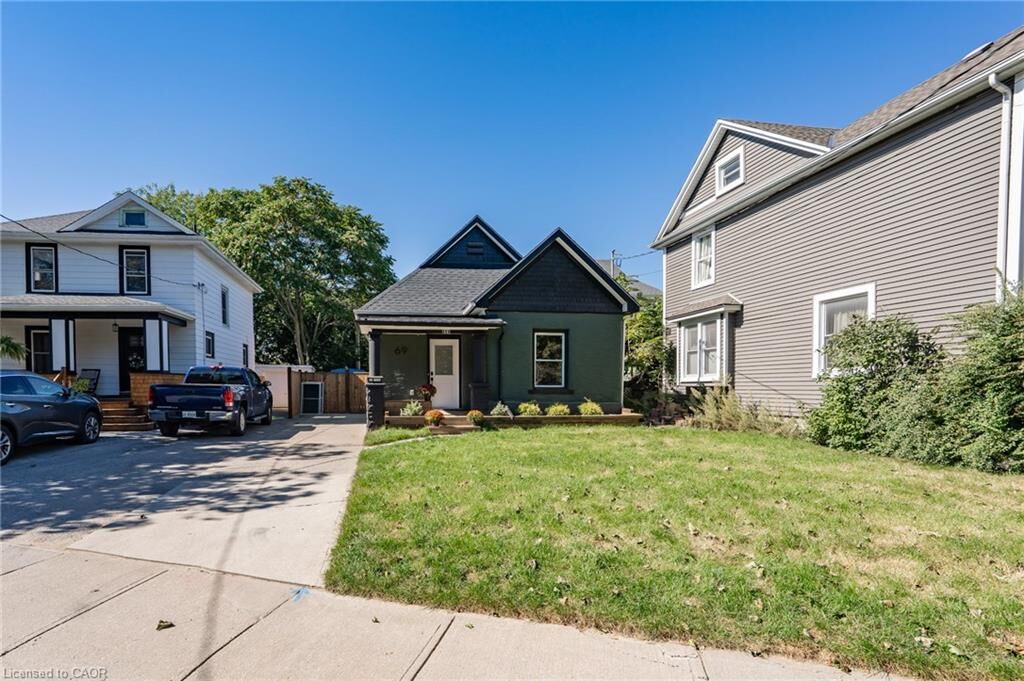 Property Photo:  69 York Street  ON L2R 6C6 