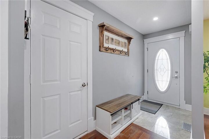 Property Photo:  92 Juniper Drive  ON L8G 4E6 
