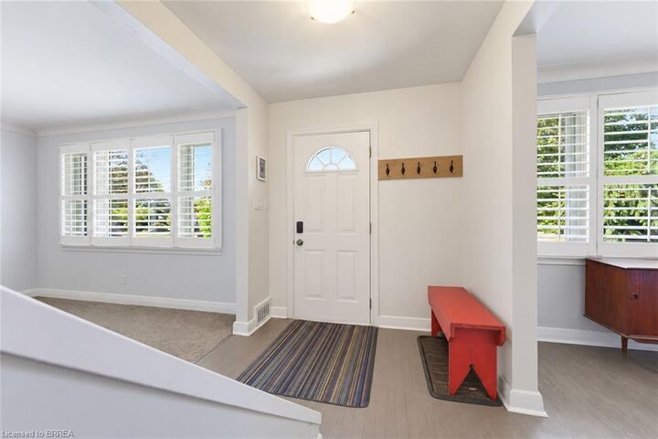 Property Photo:  38 Admiral Road  ON N3R 1L6 