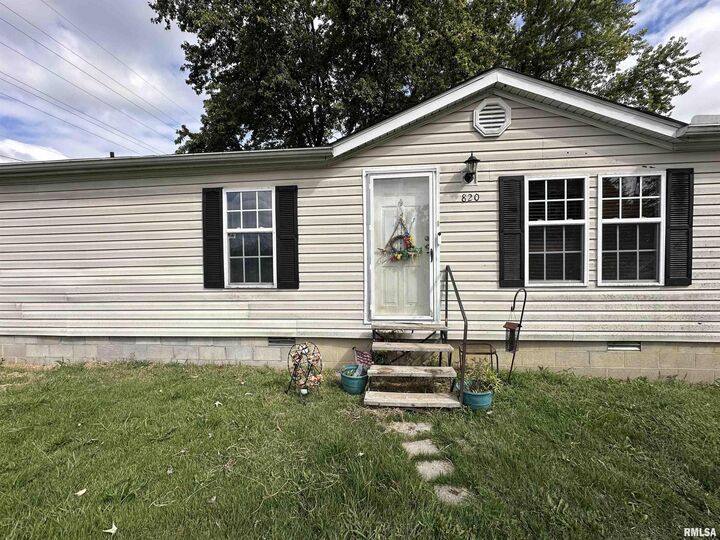 Property Photo:  820 N 20th Street  IL 62948 