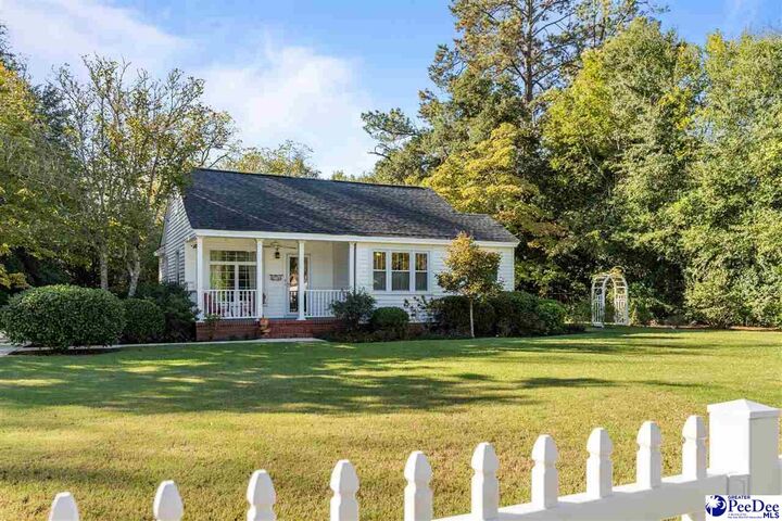 Property Photo: 925 Sparrow Ave SC 29550-5141