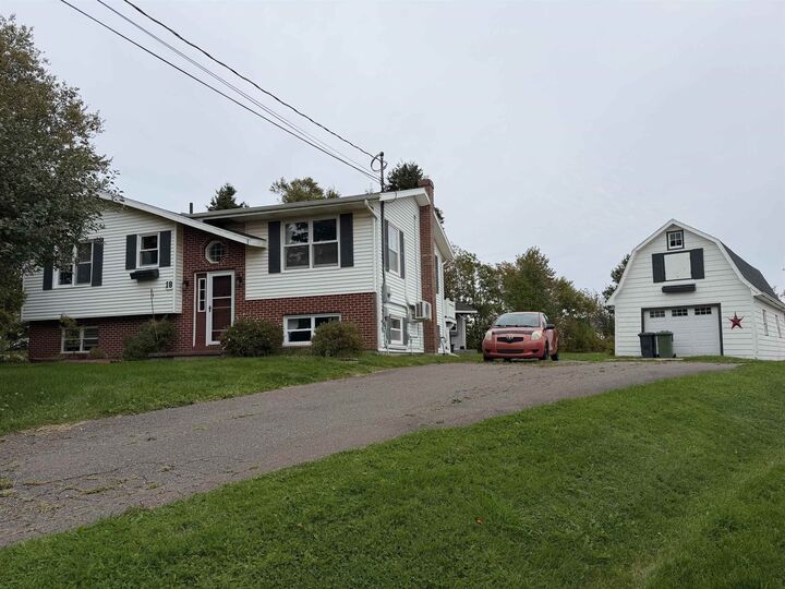 Property Photo:  18 Kinlock Road  PE C1B 1L8 