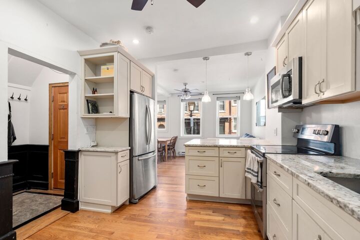 Property Photo:  162 Endicott St 1  MA 02113 
