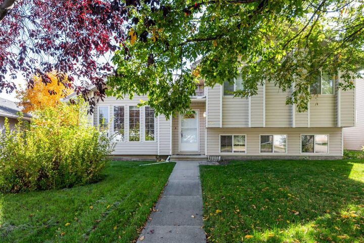Property Photo:  2513 26th Street  AB T0L 1R0 