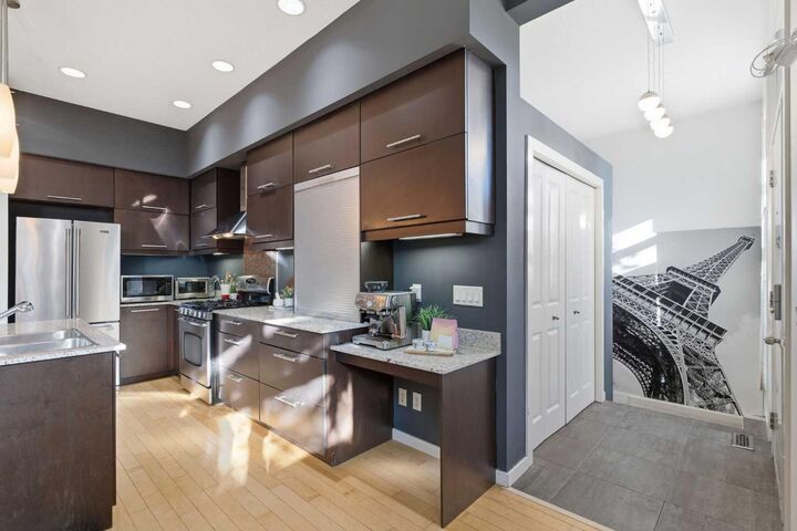Property Photo:  1911 28 Street SW 1  AB T3E 2H1 