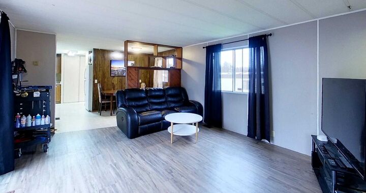 Property Photo:  6026 13 Avenue 57  AB T7E 1N5 