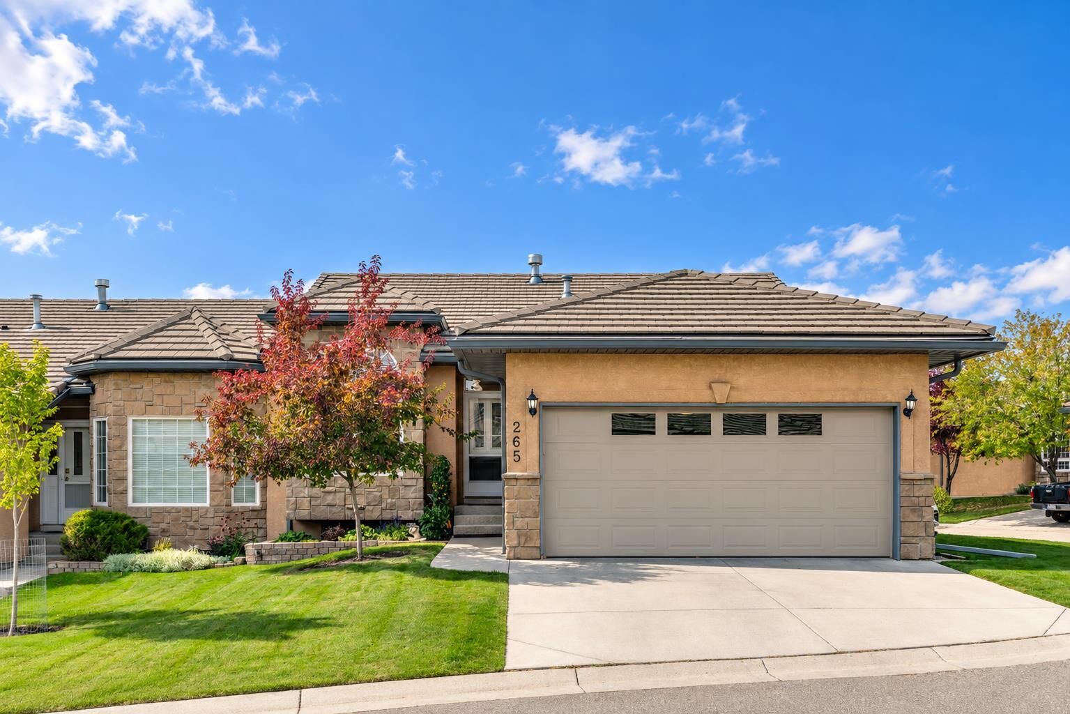 Property Photo:  265 Shannon Estates Terrace SW  AB T2Y 4C5 