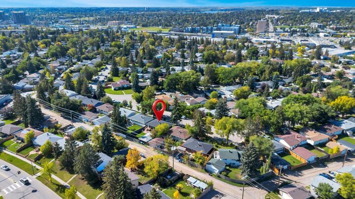 Property Photo:  70 Fairview Crescent SE  AB T2H 0Z6 