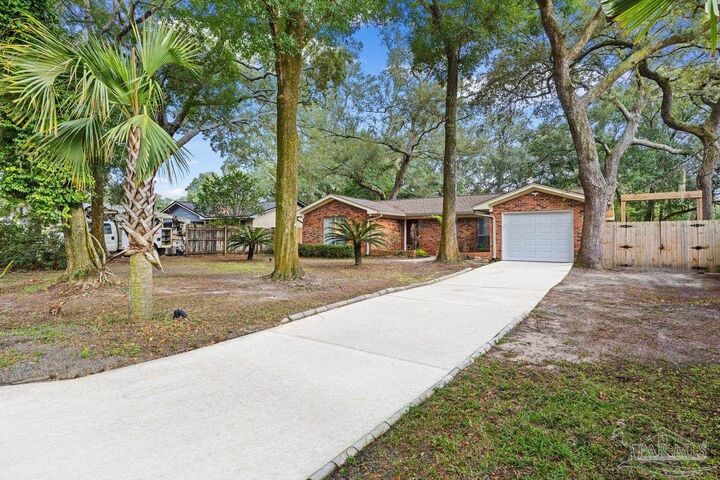 Property Photo: 12881 Lillian Hwy FL 32506