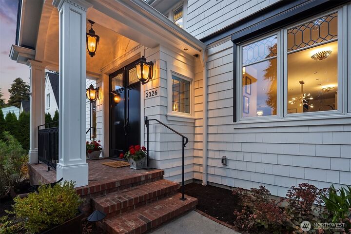 Property Photo: 3326 43rd Avenue NE WA 98105