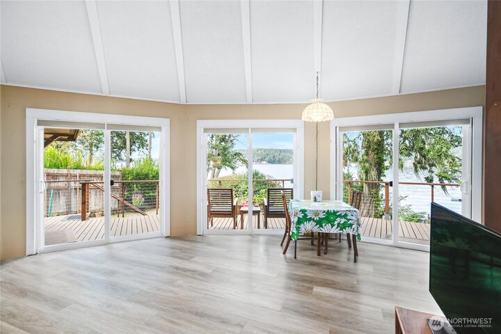 Property Photo:  304  Westcott Drive  WA 98250 
