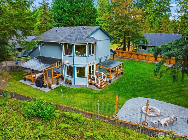 Pool Lane Size House for sale in Yelm: 17715 Vine Lane SE, Yelm, WA 98597