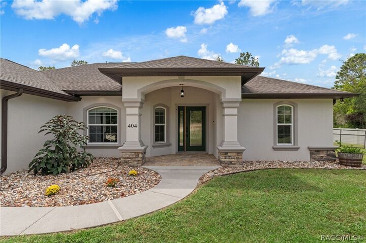 Property Photo:  404 E Nicholas Street  FL 34442 