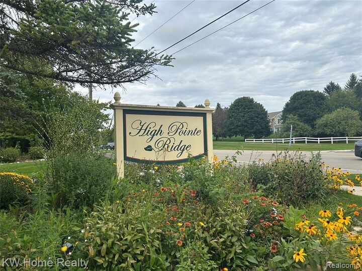 Property Photo:  3216 High Pointe Ridge Road  MI 48359 