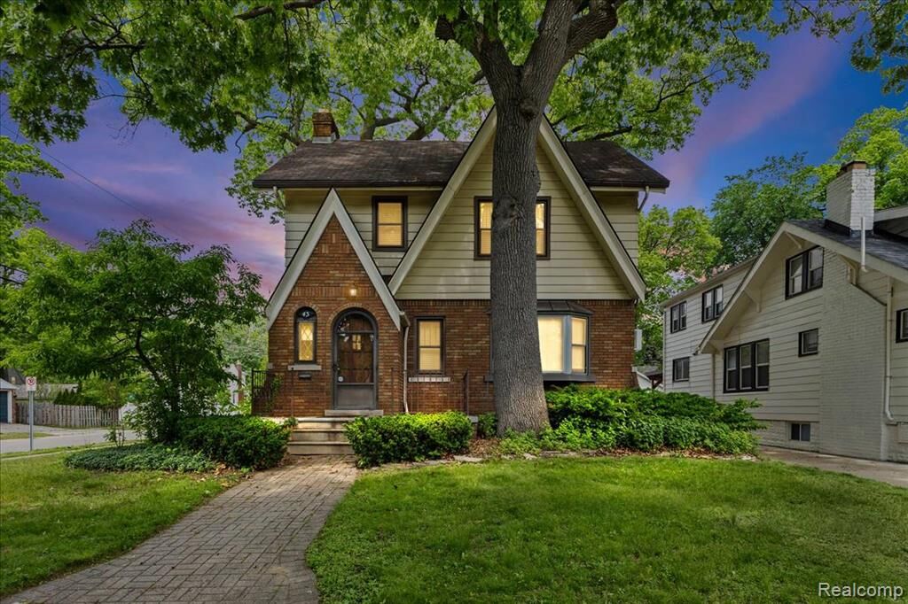 Property Photo: 43 Wellesley Drive MI 48069